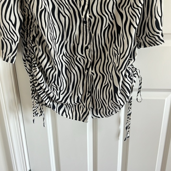 PrettyLittleThing Size 6 Black Zebra Tie Side Button Up Shirt Dress - Picture 3 of 8